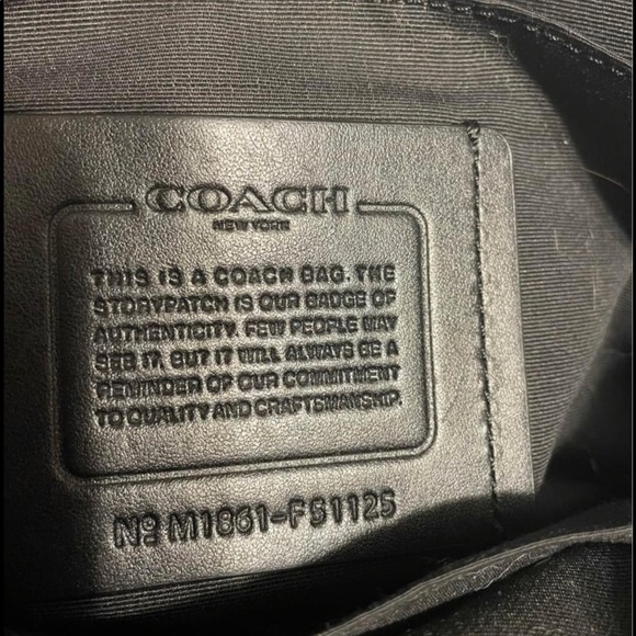 Coach crossbody bag , great condition - Picture 2 of 2